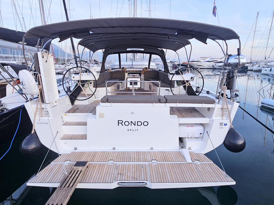 Photo #1 - Dufour 530 - 5 + 1 cab. (Rondo) en Marina - 36450