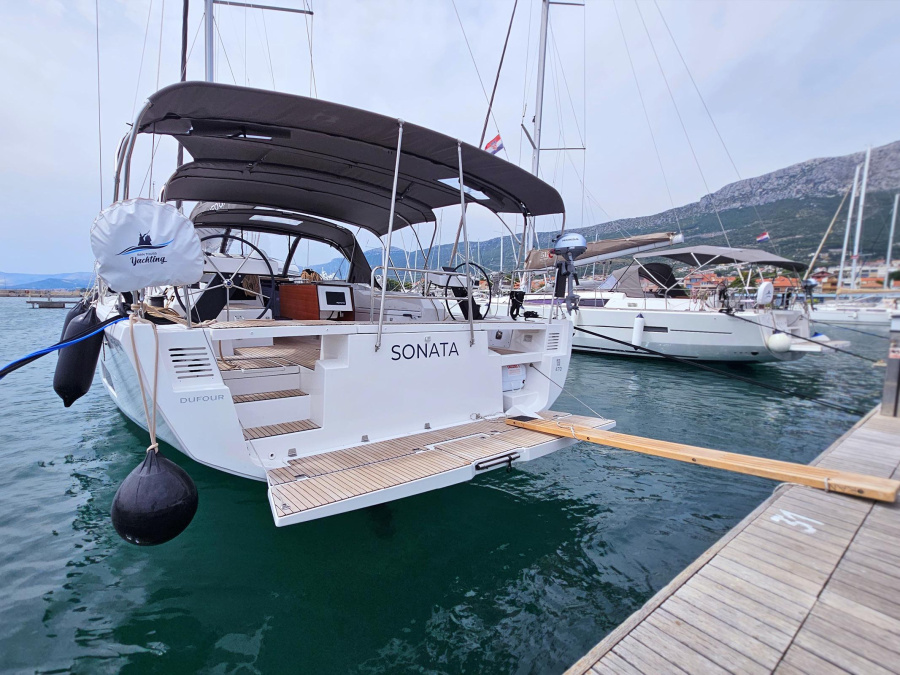 Photo #1 - Dufour 470 - 4 cab. (Sonata) in Marina Frapa - 36451