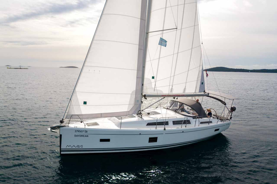 Photo #1 - Hanse 388 (Daydream) in Marina Mandalina - 36457