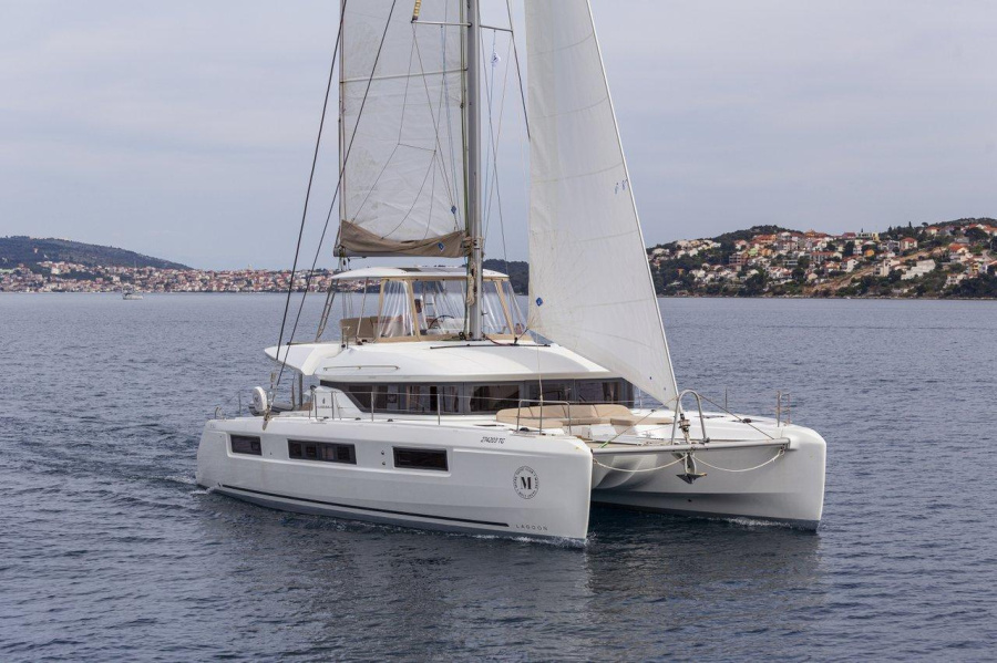 Photo #1 - Lagoon 50 - 6 + 2 cab. (Sunshine) in Marina (ex.SCT) - 36516