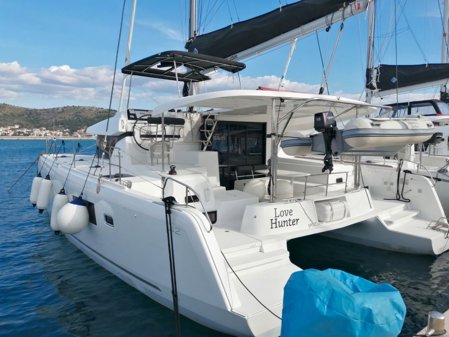 Photo #1 - Lagoon 42 - 4 + 2 cab. (Love Hunter) in Marina - 36522
