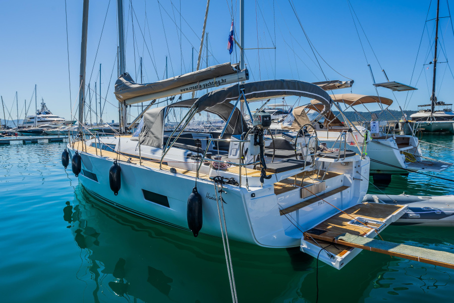 Photo #1 - Hanse 460 - 3 cab (Pisch) in Marina - 36526