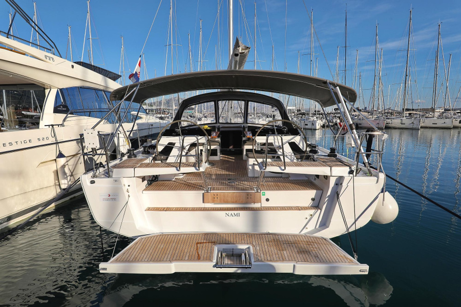 Photo #1 - Hanse 460 - 4 cab. (Nami) in Marina - 36539