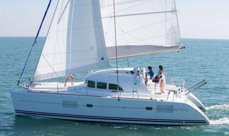 Photo #1 - Lagoon 380 S2 - 4 + 2 cab. (Felicite) in Seychelles - 36619