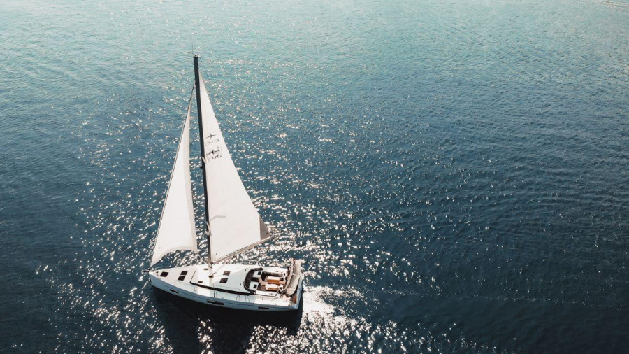Photo #1 - Bavaria C45 Style - 3 cab. (Santa Cruz) in Yacht Classic Hotel Marina - 36631