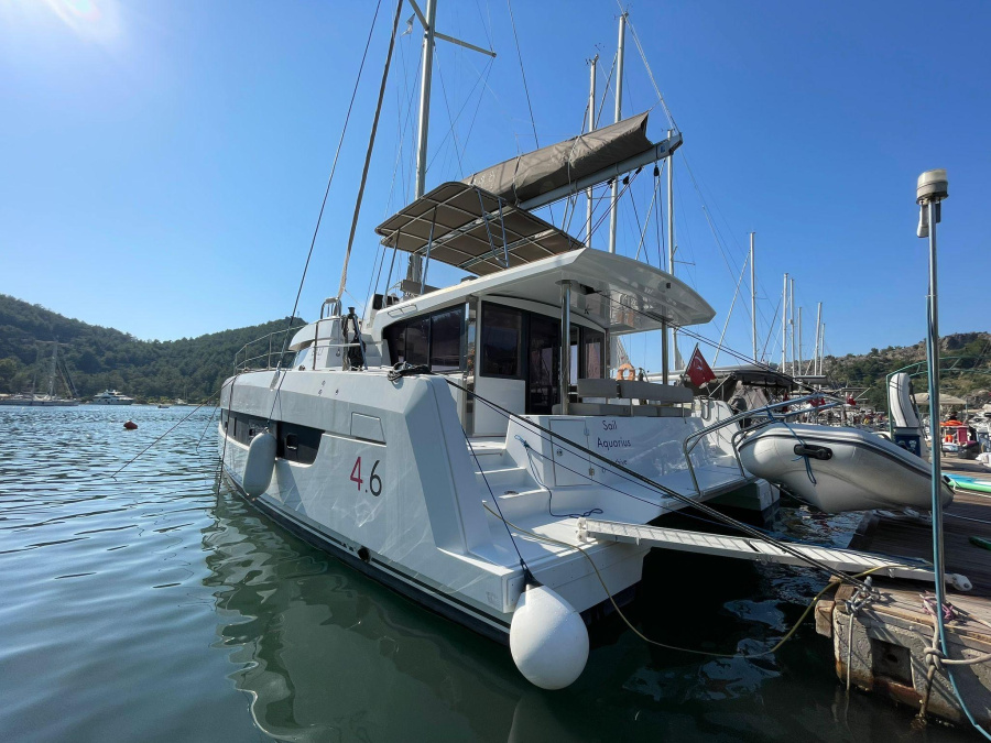 Sail Aquarius - 2