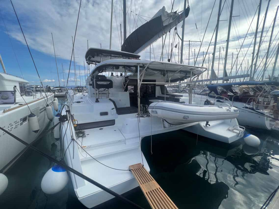 Photo #1 - Lagoon 42 - 4 + 2 cab. (Top Light) in ACI Marina - 36772