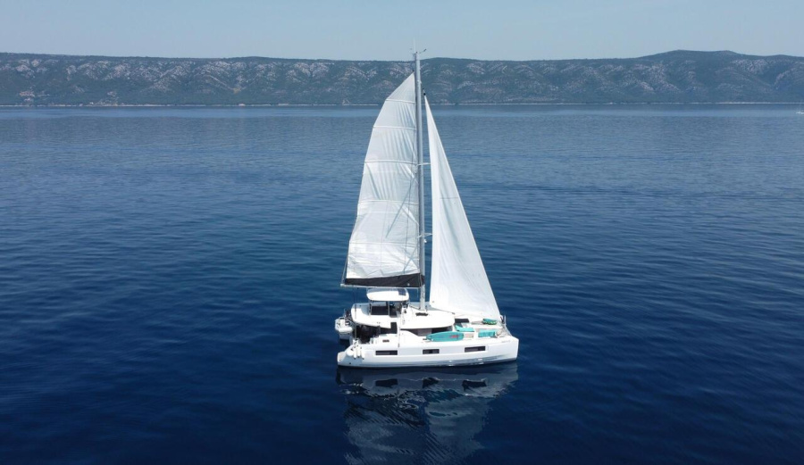 Photo #1 - Lagoon 46 - 4 + 2 cab. (Cortes) in Marina Frapa - 36858
