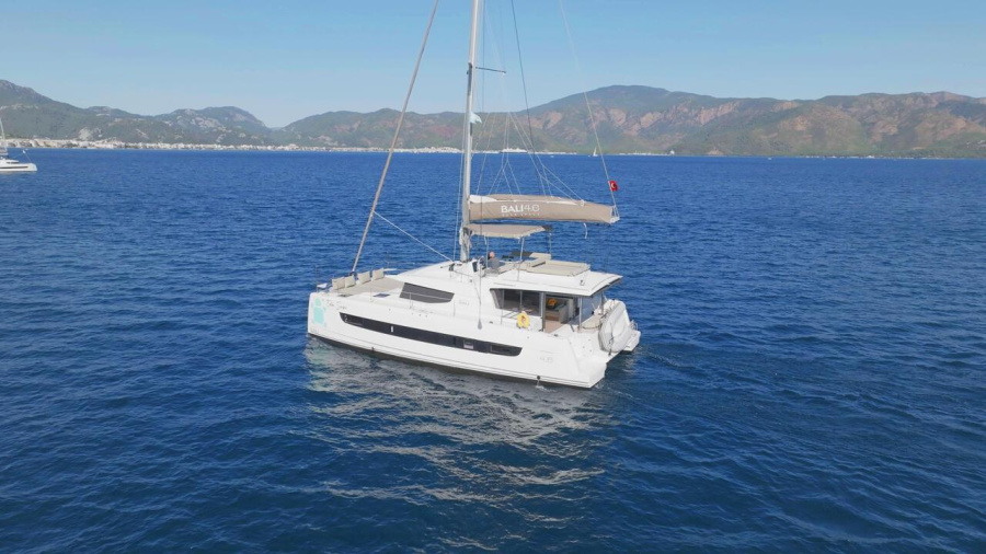 Photo #1 - Bali 4.6 - 4 + 1 cab. (Ediba Scorpio) in Albatros Marina - 36926