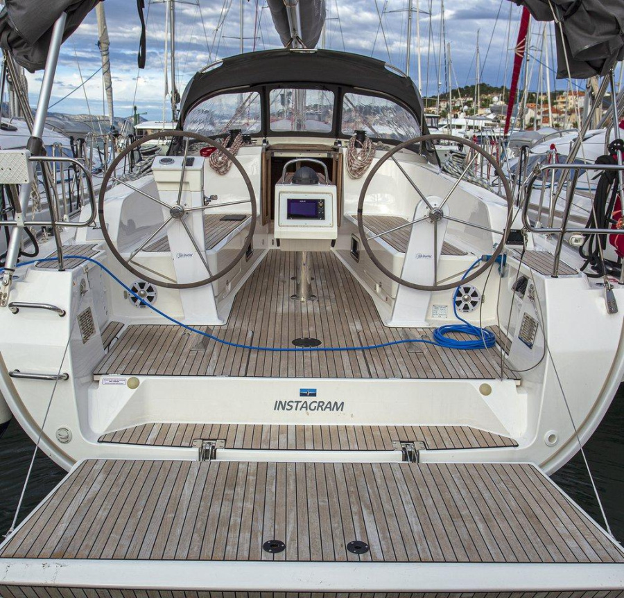 Photo #1 - Bavaria Cruiser 41 - 3 cab. (Instagram) en Marina (ex. Tankerkomerc) - 36990
