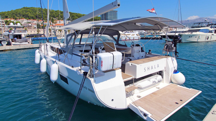 Photo #1 - Bavaria C50 Style - 3 + 1 cab. (Shala) en ACI Marina - 37015