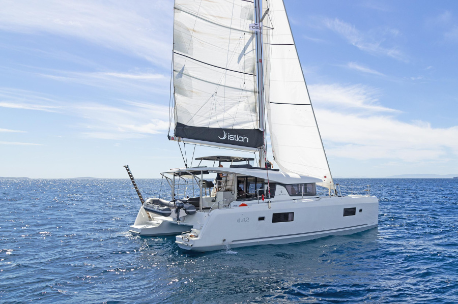 Photo #1 - Lagoon 42 - 4 + 2 cab. (Eternity) in  - 37318