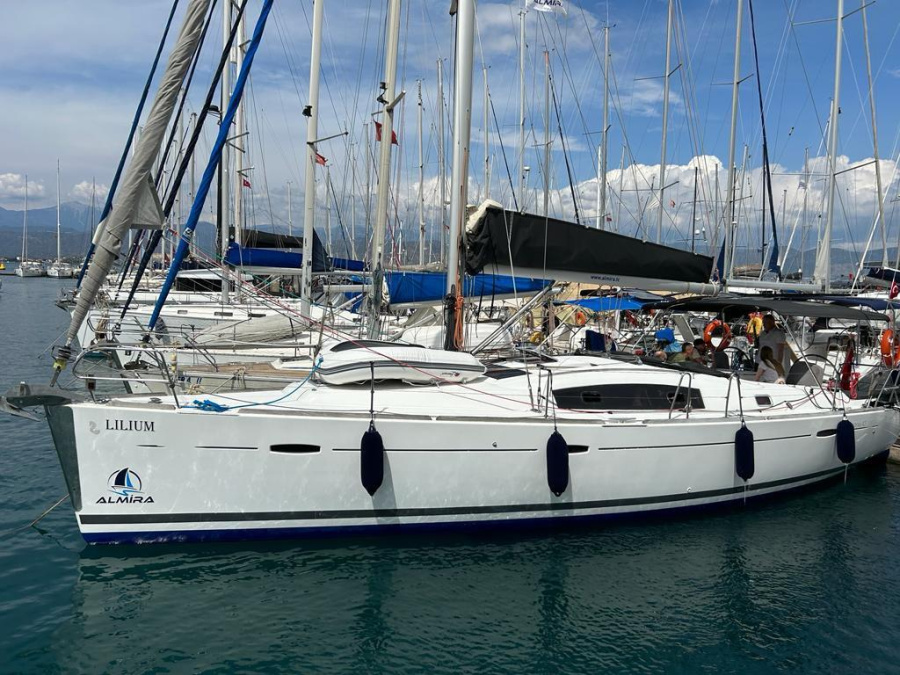 Photo #1 - Oceanis 43 Family - 4 cab. (Lilium) en Ece Saray Marina Resort - 37444