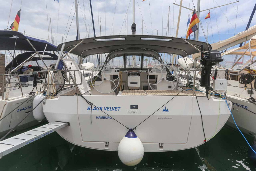 Photo #1 - Bavaria C45 - 4 cab. (Black Velvet) en de Mallorca, Real Club Nautico - 37485