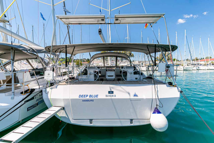 Photo #1 - Bavaria C45 - 4 cab. (Deep Blue) en Lefkas, D-Marin - 37501