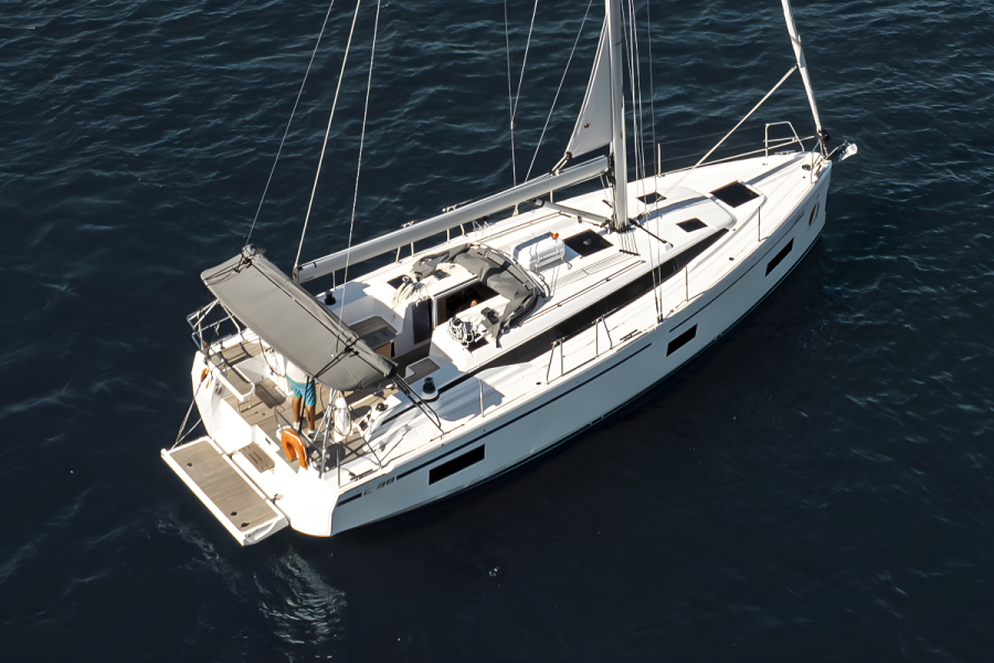 Photo #1 - Bavaria C38 (Arinna) en Yes Marina - 37639