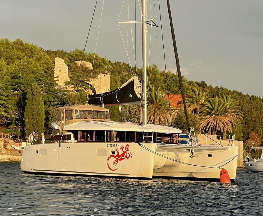 Photo #1 - Lagoon 450 S - 4 + 1 cab. (Gecko) in Marina Punat - 37674