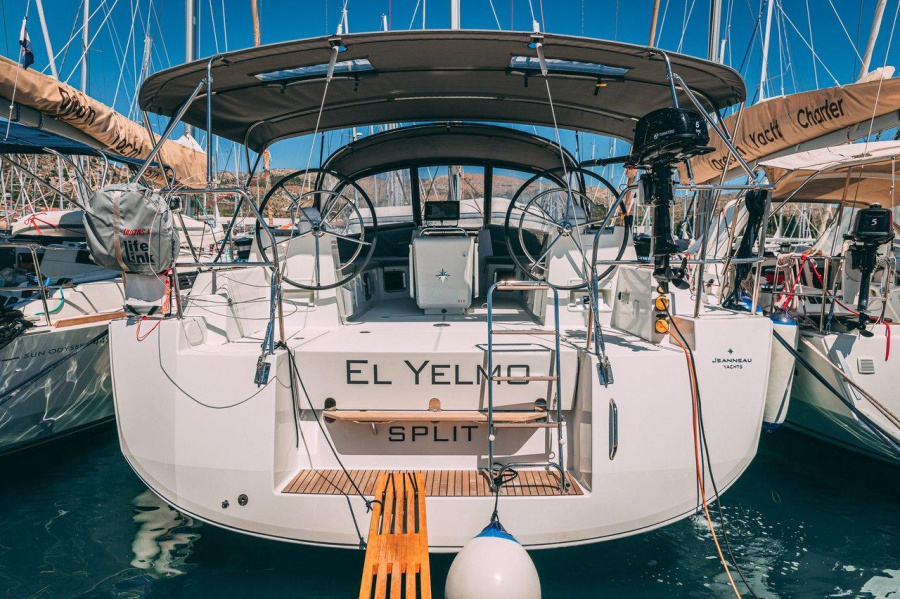 Photo #1 - Jeanneau 54 - 5 + 1 cab. (El Yelmo) in Yachtclub Seget (Marina Baotić) - 37762