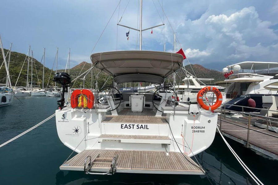 Photo #1 - Oceanis 51.1 - 5 + 1 cab. (EAST) in Joya Del Mar Marina - 37767