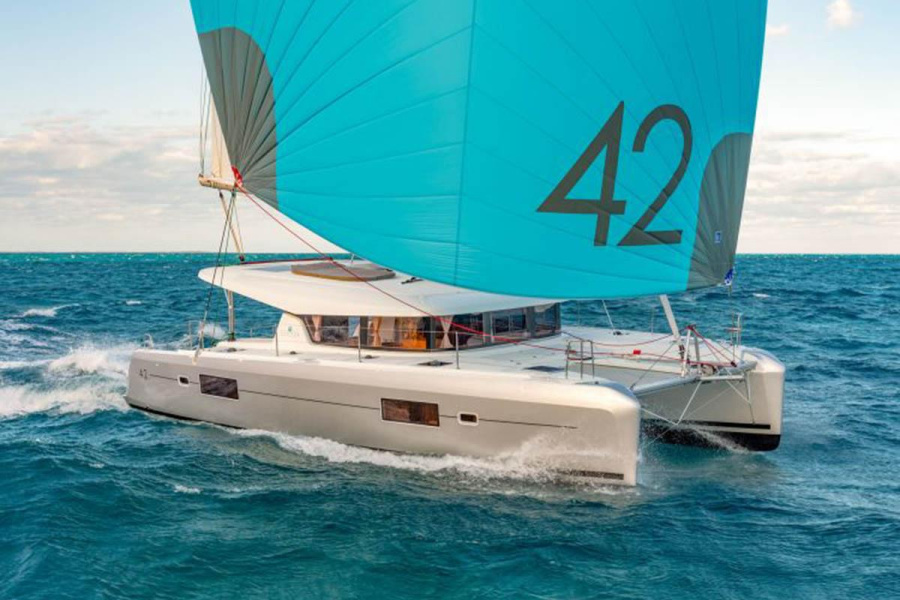 Photo #1 - Lagoon 42 - 4 + 1 cab. (NORD) in Joya Del Mar Marina - 37770