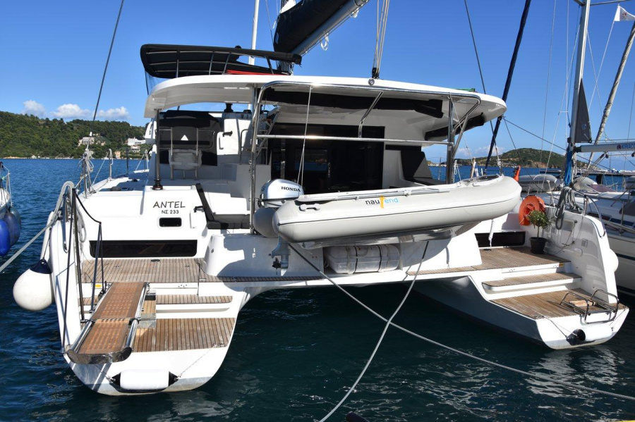 Photo #1 - Lagoon 42 - 4 + 2 cab. (Antel) in Athens, Alimos marina - 37884