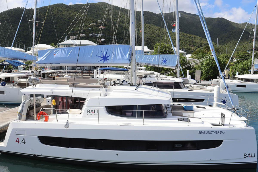 Photo #1 - Bali 4.4 - 4 + 1 cab. (Seas Another Day) in Resort & Marina - 37949