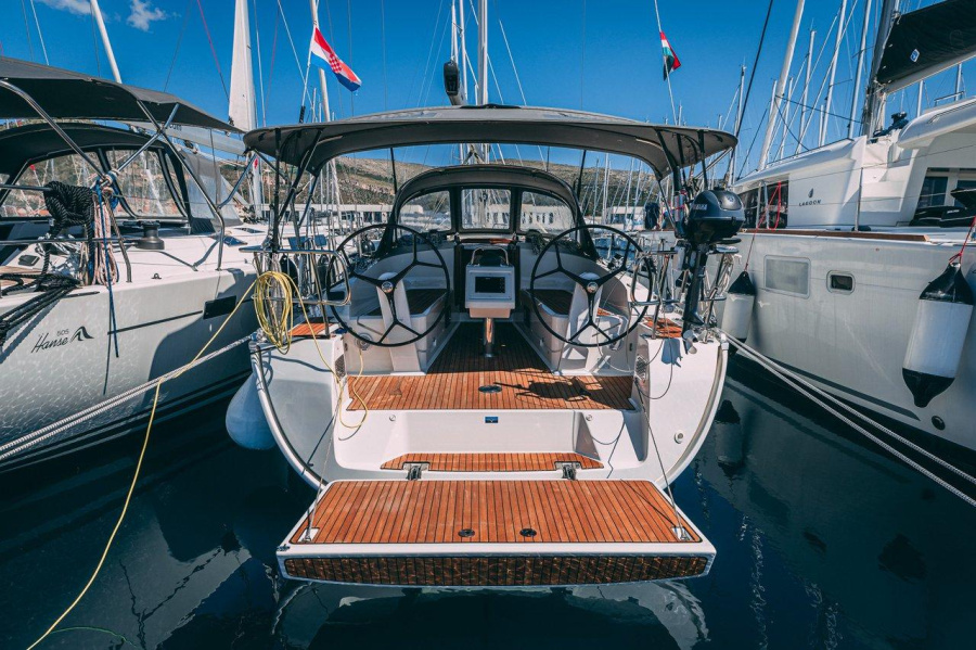 Photo #1 - Bavaria Cruiser 37 - 3 cab. (Firenze) in Yachtclub Seget (Marina Baotić) - 37971