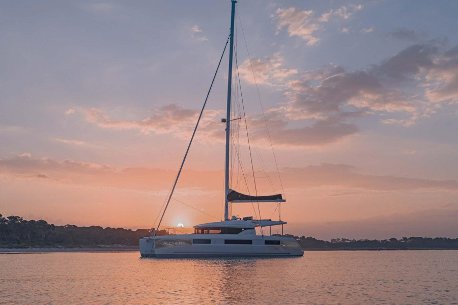 Photo #1 - Lagoon 50 - 6 + 2 cab. (Alchera) in Albatros Marina - 38125