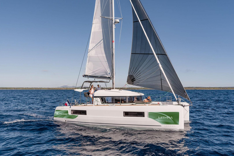 Photo #1 - Lagoon 40 - 4 + 1 cab. (Mithra) in Yacht Club Mai - 38136