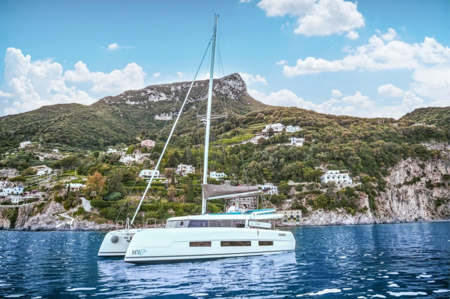 Photo #1 - Dufour 48 Catamaran - 5 + 1 cab. (Inrada) in Marina D'Arechi - 38169