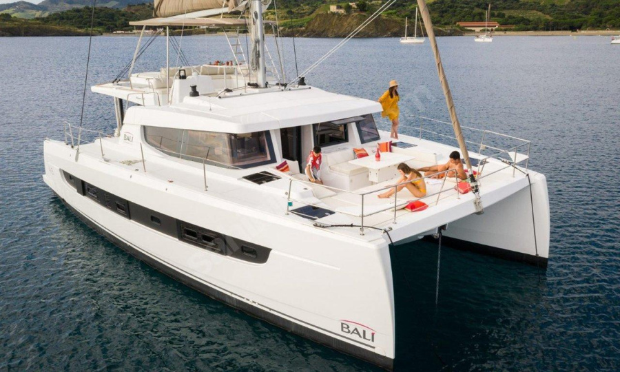 Photo #1 - Bali 4.8 OW - 3 + 1 cab. (Honour) in Yacht Club Mai - 38253