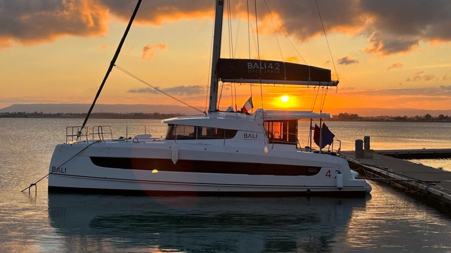 Photo #1 - Bali 4.2 - 4 + 1 cab. (Serenity) in Lefkas, Marina Syvota - 38278