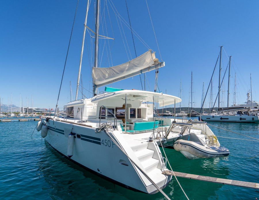Photo #1 - Lagoon 450 F - 4 + 2 cab. (Orlando) en Marina - 38279