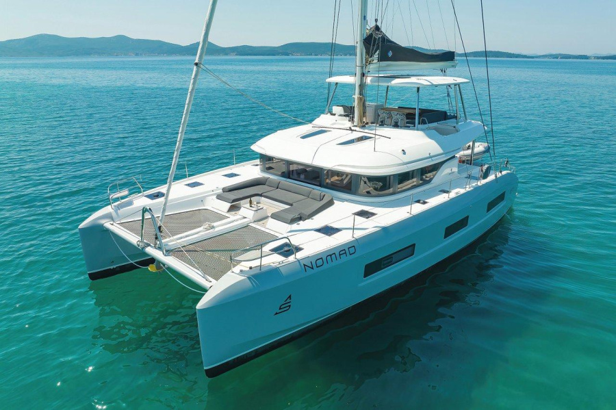 Photo #1 - Lagoon 55 - 4 cab. (Nomad) in Harbour - 38348