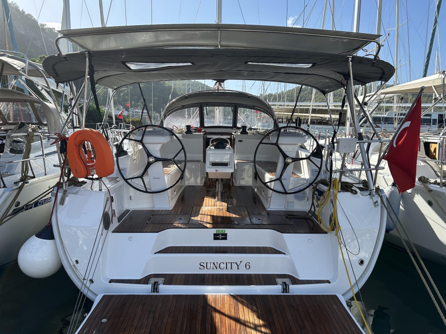Photo #1 - Bavaria Cruiser 46 - 4 cab. (Suncity 6) in Yacht Club Mai - 38514