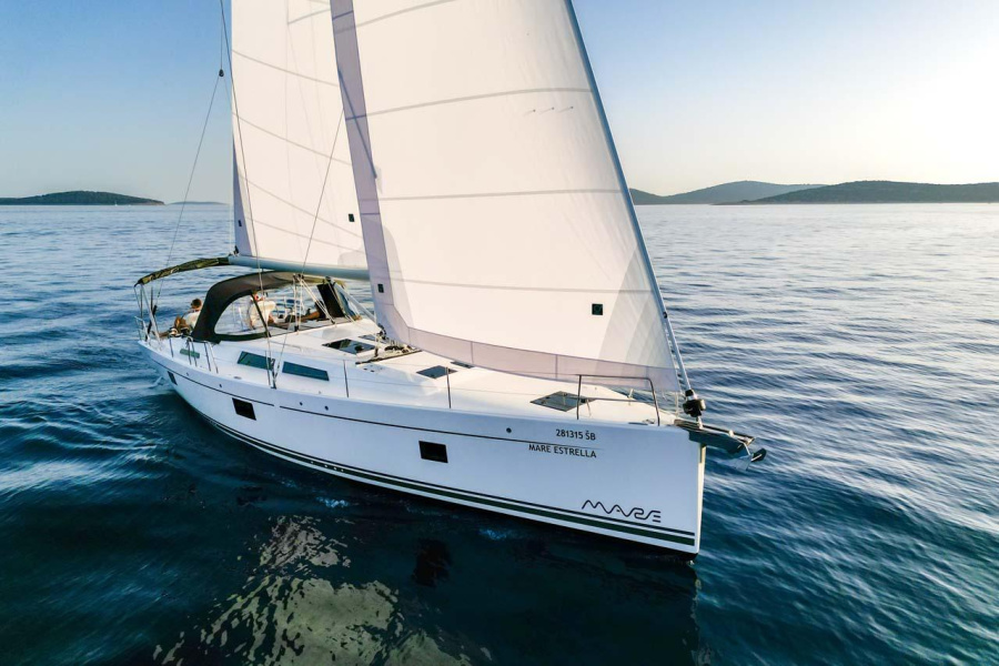 Photo #1 - Hanse 508 - 4 + 1 cab. (Mare Estrella) in Marina Mandalina - 38517