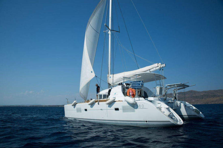 Photo #1 - Lagoon 380 S2 - 4 + 2 cab. (Vienna) en Athens, Alimos marina - 38546