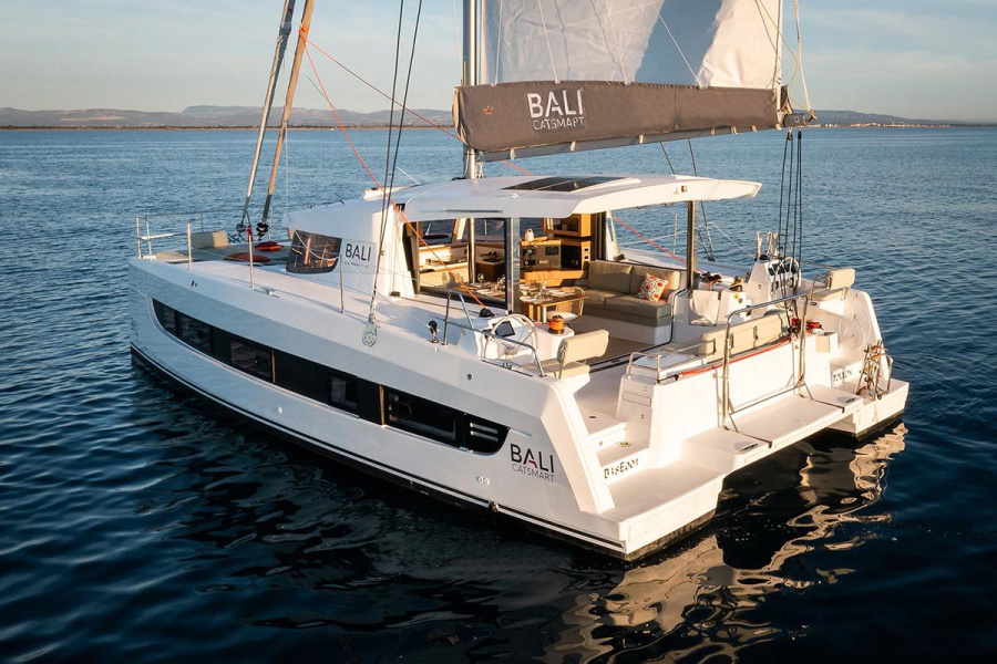 Photo #1 - Bali Catsmart - 4 cab. (Voyager 1532/2025) in de Mallorca, Marina Naviera Balear - 38622