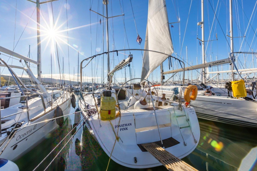 Photo #1 - Dufour 44 - 4 cab.* (Jonathan Pink) in Marina Punat - 38666