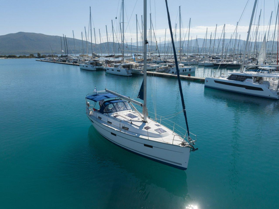 Photo #1 - Bavaria Cruiser 36 (Ionio) en Lefkas main port - 38709
