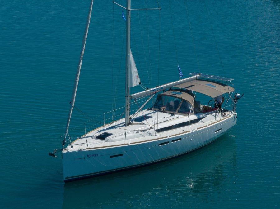 Photo #1 - Sun Odyssey 419 - 3 cab. (Nirikos) en Lefkas main port - 38713