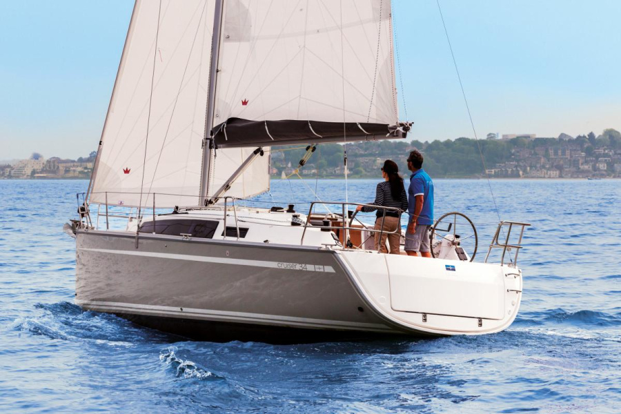 Photo #1 - Bavaria Cruiser 34 - 2 cab. (3 Lune) en Marina Tehnomont Veruda - 38743