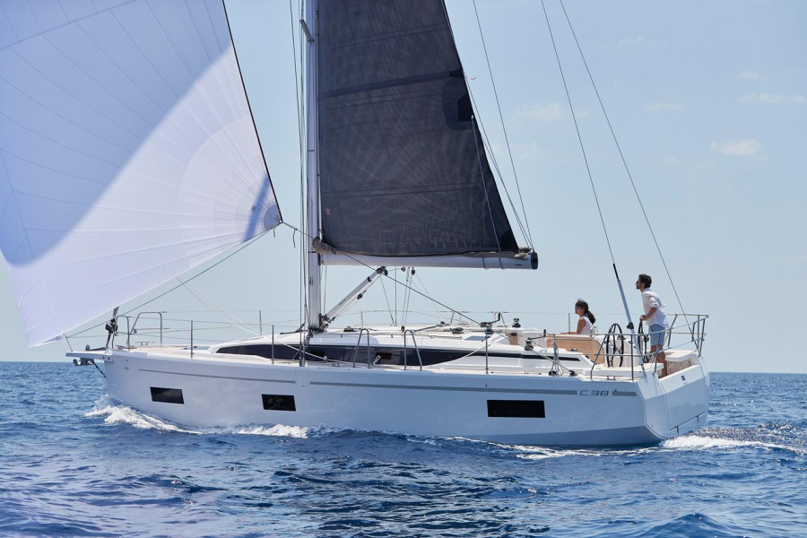 Photo #1 - Bavaria C38 (Alesia) in de Mallorca, Real Club Nautico - 38780