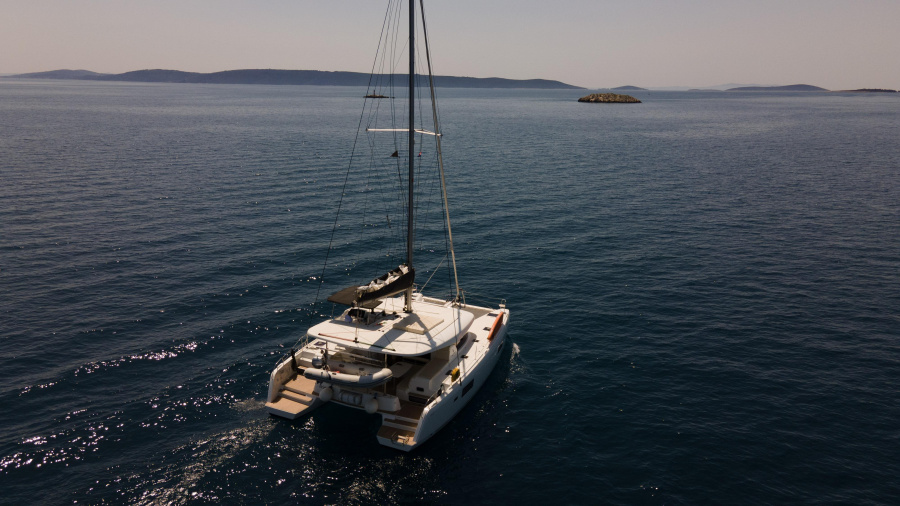 Photo #1 - Lagoon 42 - 4 + 2 cab. (Barney) in Marina (ex.SCT) - 38797