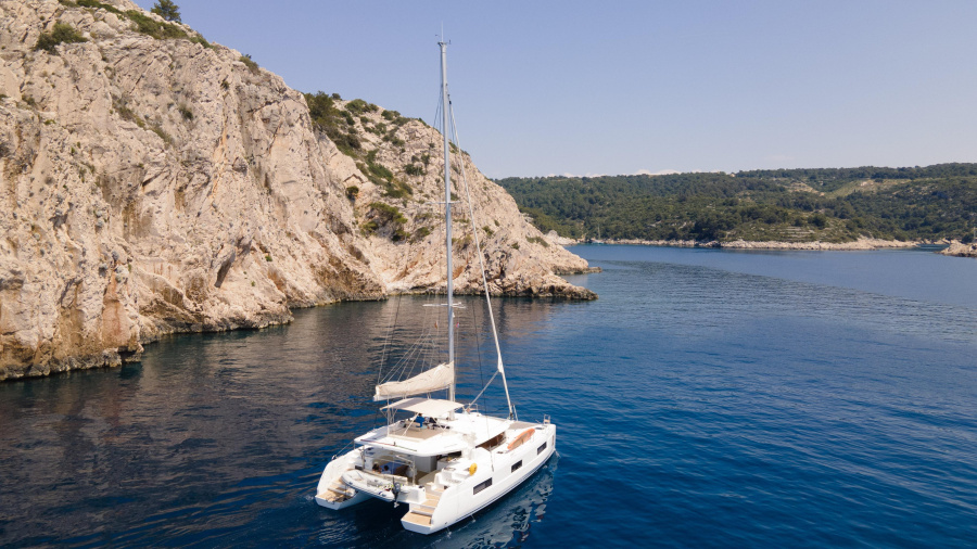 Photo #1 - Lagoon 46 - 4 + 2 cab. (Brighter Star) in Marina (ex.SCT) - 38805
