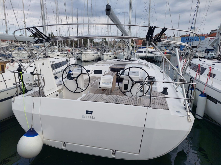 Photo #1 - Bavaria C45 - 3 cab. (Efix) in Marina Zadar (ex. Tankerkomerc) - 39054