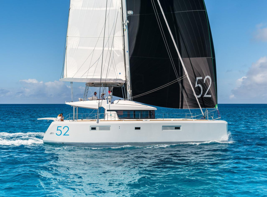 Photo #1 - Lagoon 52 F - 5 + 2 cab. (La Dolce Vita) in de Mallorca, La Lonja - 39157