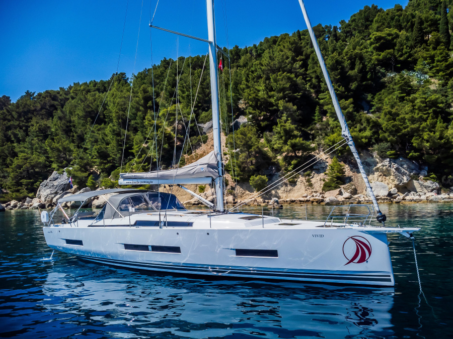 Photo #1 - Hanse 510 - 5 + 1 cab. (Vivid) in Marina - 39172