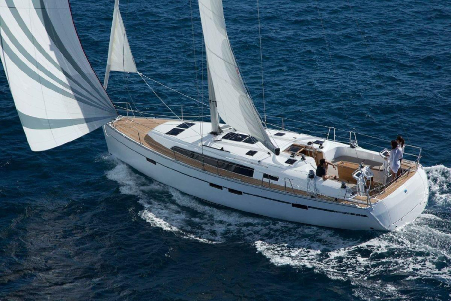 Photo #1 - Bavaria Cruiser 46 - 4 cab. (Michael) en Marina - 39203