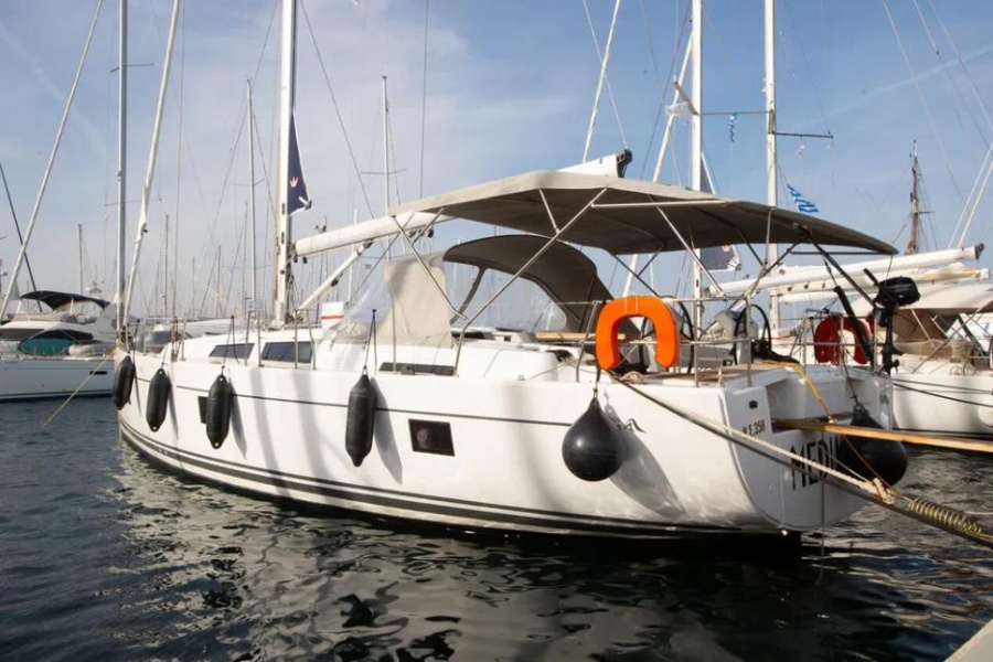 Photo #1 - Hanse 508 - 5 + 1 cab. (Medusa II) in Lefkas main port - 39290
